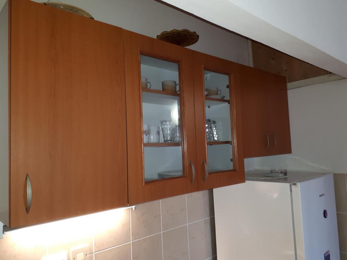 Apartment groundfloor Jelsa  Buitenkant foto